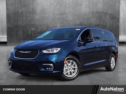 New 2025 Chrysler Pacifica Select
