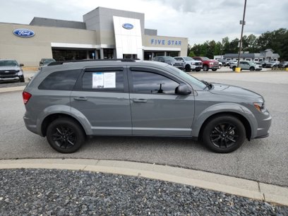Used 2020 Dodge Journey SE w/ Blacktop Package