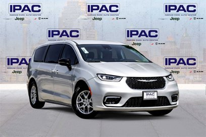 Used 2024 Chrysler Pacifica Touring-L