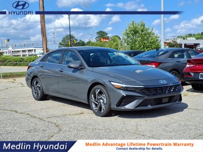 New 2025 Hyundai Elantra SEL