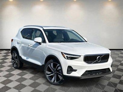 New 2025 Volvo XC40 B5 Ultra w/ Climate Package