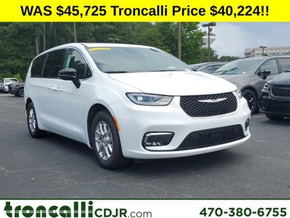 New 2025 Chrysler Pacifica Select