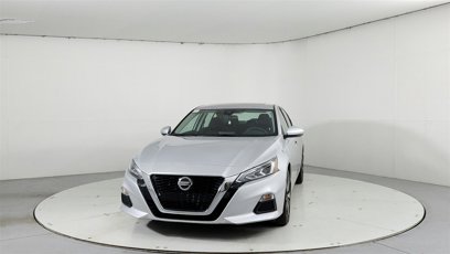 Used 2021 Nissan Altima 2.5 SV w/ SV Premium Package