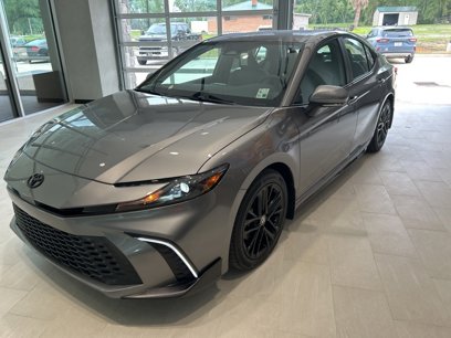 New 2025 Toyota Camry SE w/ Convenience Package