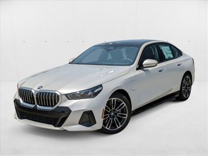 New 2026 BMW 550e xDrive w/ Premium Package