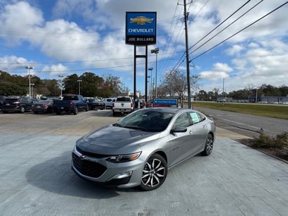 New 2025 Chevrolet Malibu RS w/ LPO, Floor Liner Package