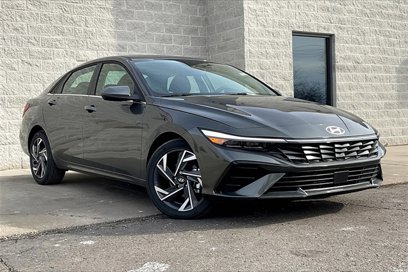 New 2025 Hyundai Elantra SEL