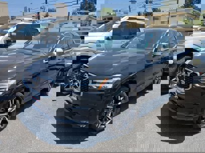 Used 2018 Volvo XC60 T6 R-Design w/ Convenience Package