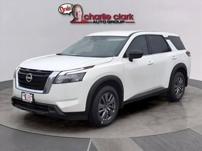 New 2025 Nissan Pathfinder S