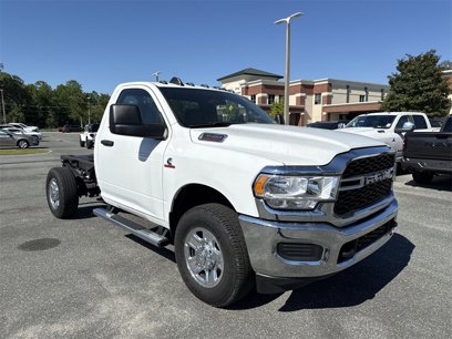 Used 2024 RAM 3500 Tradesman w/ Chrome Appearance Group