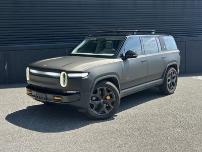 Used 2025 Rivian R1S Premium