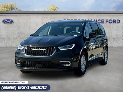 Used 2024 Chrysler Pacifica Touring-L