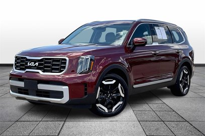 Used 2024 Kia Telluride S w/ S Sunroof Package