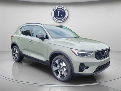 New 2025 Volvo XC40 B5 Plus w/ Protection Package Premier