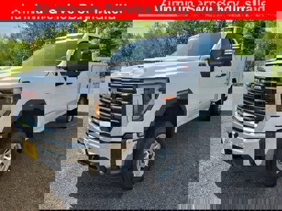 New 2025 GMC Sierra 2500 Pro w/ Convenience Package