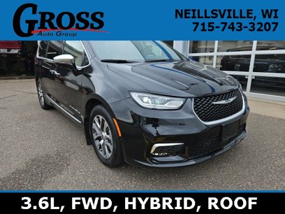 Used 2023 Chrysler Pacifica Pinnacle
