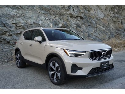 Used 2025 Volvo XC40 B5 Core w/ Protection Package