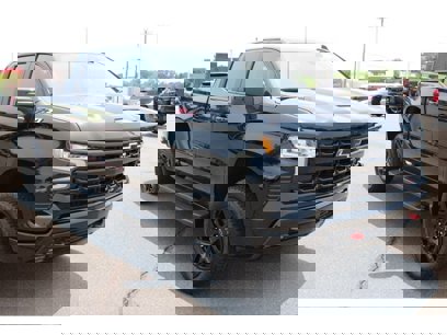 New 2025 Chevrolet Silverado 1500 LT Trail Boss w/ Convenience Package II