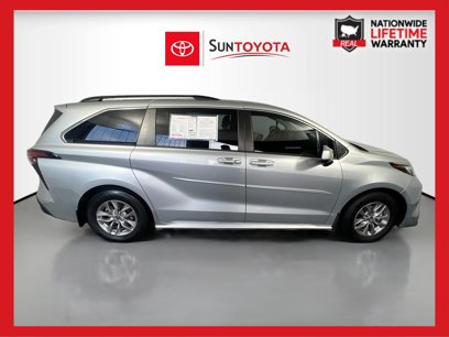 Used 2022 Toyota Sienna LE