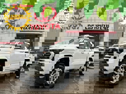 New 2025 Toyota Tacoma SR5