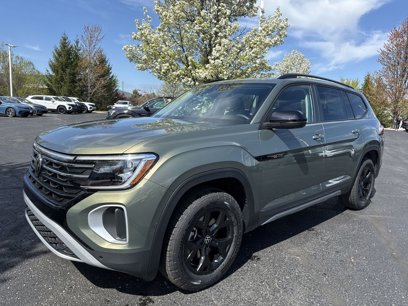 New 2025 Volkswagen Atlas Peak Edition SE