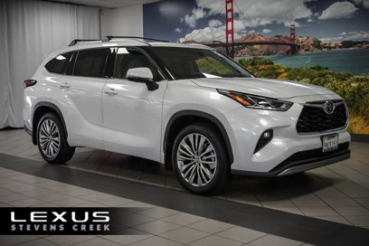 Used 2024 Toyota Highlander Platinum