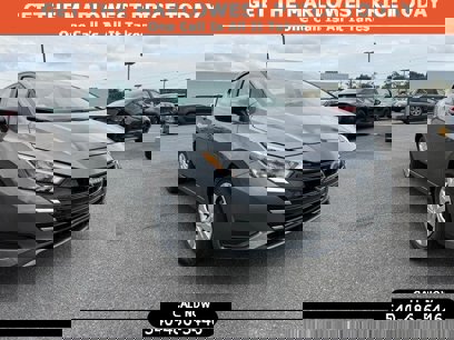 New 2025 Nissan Versa S w/ Trunk Package