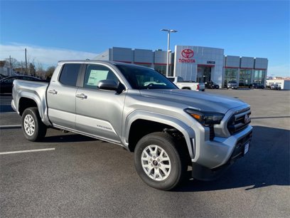 New 2025 Toyota Tacoma SR5