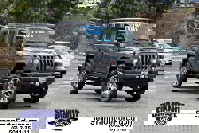 Used 2014 Jeep Wrangler Unlimited Rubicon w/ Connectivity Group
