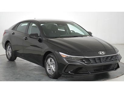 New 2025 Hyundai Elantra SE