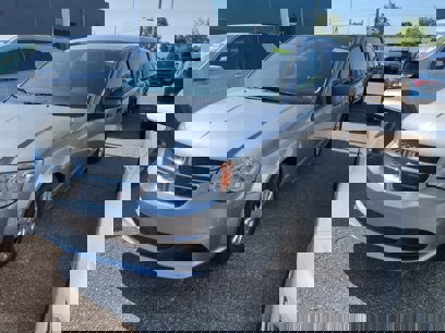 Used 2019 Dodge Grand Caravan SE w/ UConnect Hands-Free Group