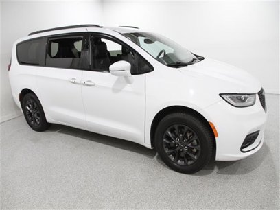 Used 2022 Chrysler Pacifica Touring-L w/ S Appearance Package