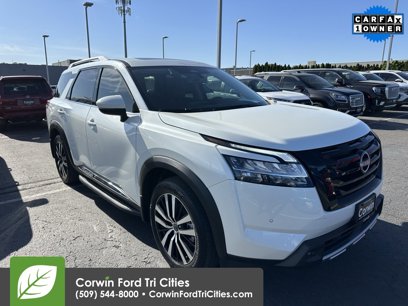 Used 2024 Nissan Pathfinder Platinum w/ Lighting Package (N93)
