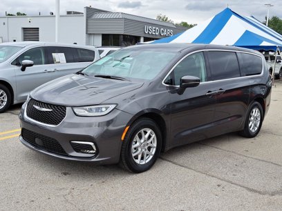Used 2023 Chrysler Pacifica Touring-L