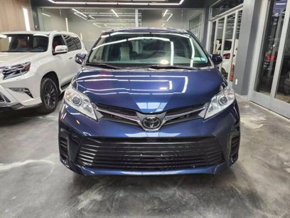 Used 2018 Toyota Sienna LE