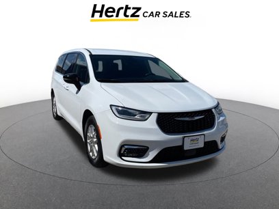 Used 2024 Chrysler Pacifica Touring-L