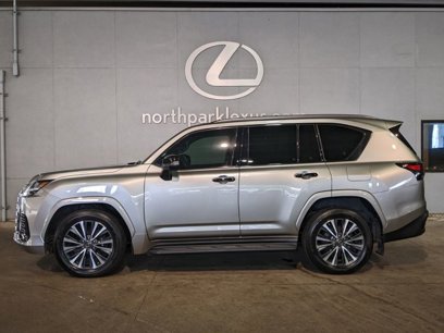Certified 2023 Lexus LX 600 4WD w/ Premium Package