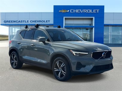 Used 2023 Volvo XC40 B4 Core w/ Convenience Package