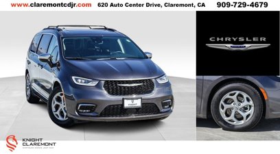 Certified 2023 Chrysler Pacifica Limited