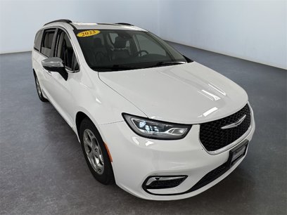Used 2023 Chrysler Pacifica Limited