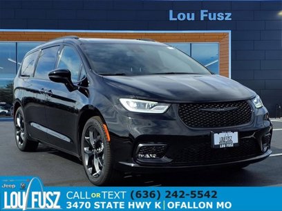 New 2026 Chrysler Pacifica Limited