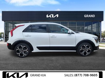 New 2025 Kia Niro EX Touring