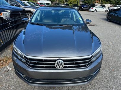 Used 2017 Volkswagen Passat 1.8T SE