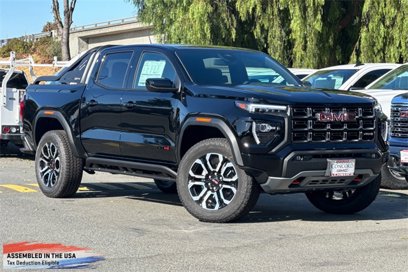 New 2025 GMC Canyon AT4 w/ Nightfall Edition