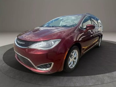 Used 2017 Chrysler Pacifica Touring-L w/ Tire & Wheel Group