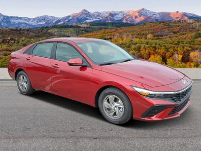 New 2025 Hyundai Elantra SE