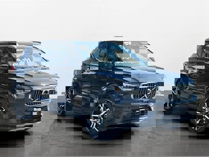 Certified 2025 Volvo XC40 B5 Core