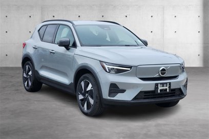 New 2025 Volvo EX40 Core w/ Climate Package