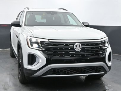 New 2025 Volkswagen Atlas Peak Edition SE