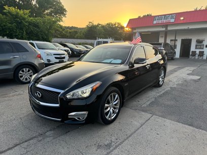 Used 2015 INFINITI Q70 Hybrid w/ Deluxe Touring Package